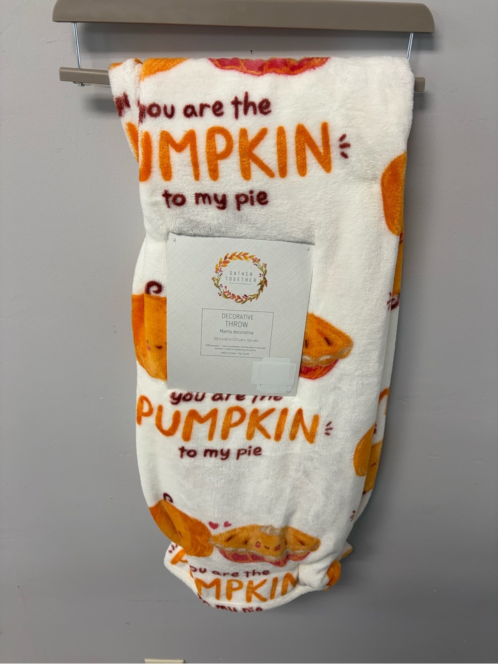 White Plush Throw with Pumpkin Pie Motifs